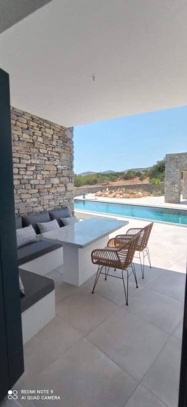 Paros-Memories-Neubau-Villen, Sportpool Aspro Chorio Kültér fotó