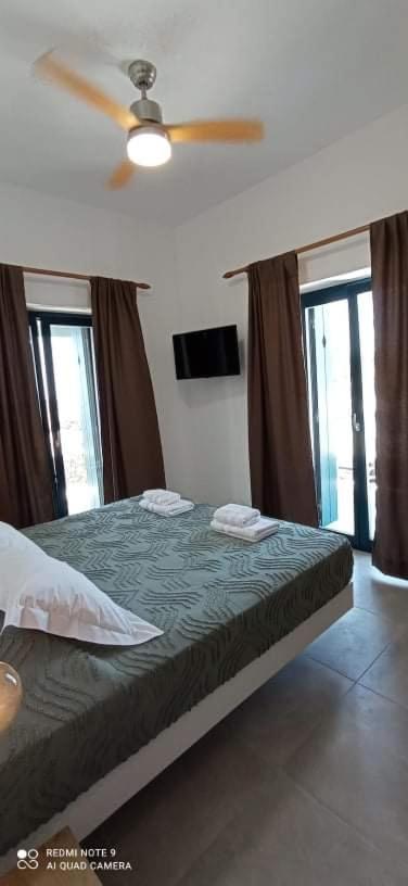 Paros-Memories-Neubau-Villen, Sportpool Aspro Chorio Kültér fotó