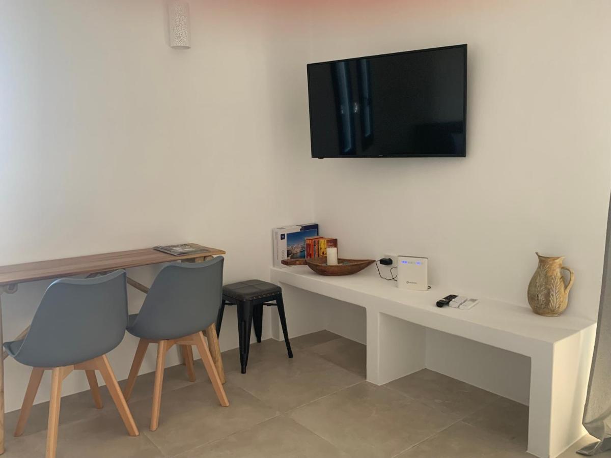 Paros-Memories-Neubau-Villen, Sportpool Aspro Chorio Kültér fotó